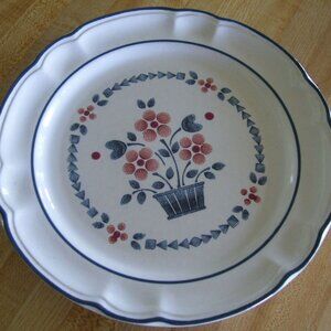 Cumberland Brambleberry Dinner Plate by Hearthside